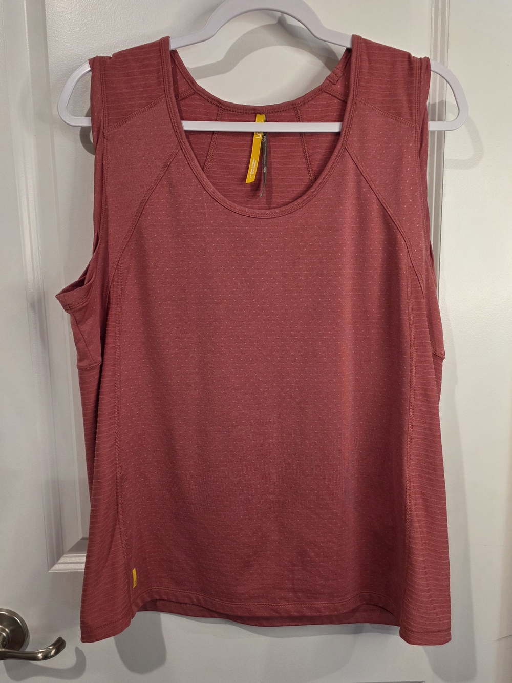 Lolë tank tops